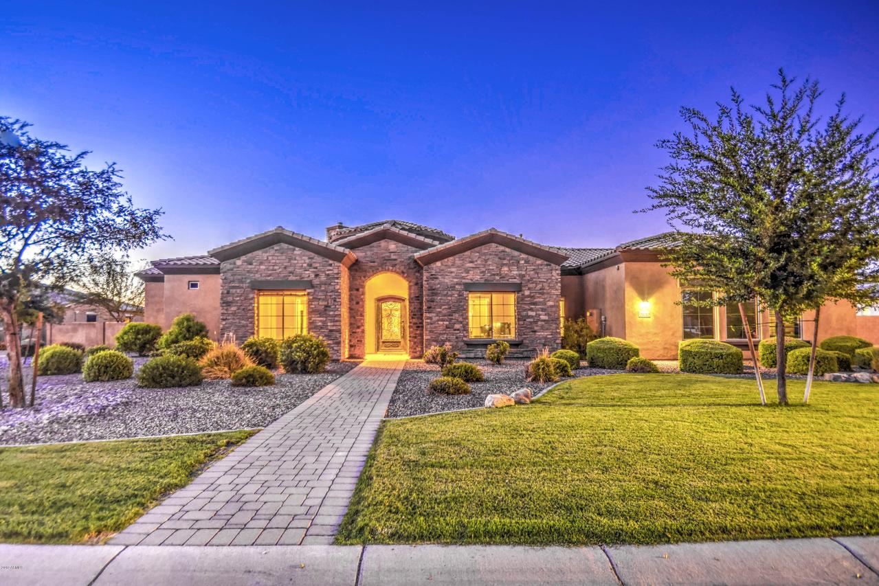 2832 E Arrowhead Tr., Gilbert, AZ 85297