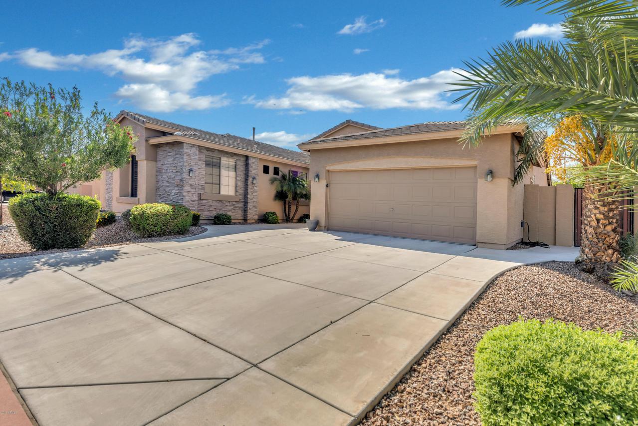 1063 E Longhorn Pl., Chandler, AZ 85286
