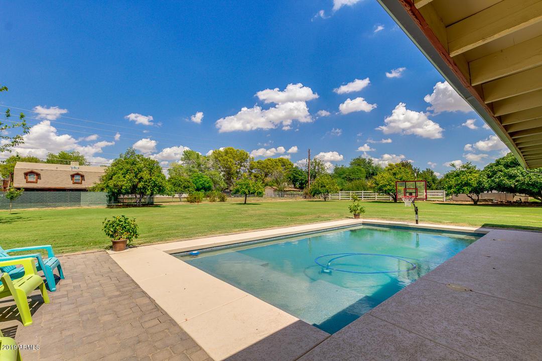 8018 W Acoma Dr., Peoria, AZ 85381