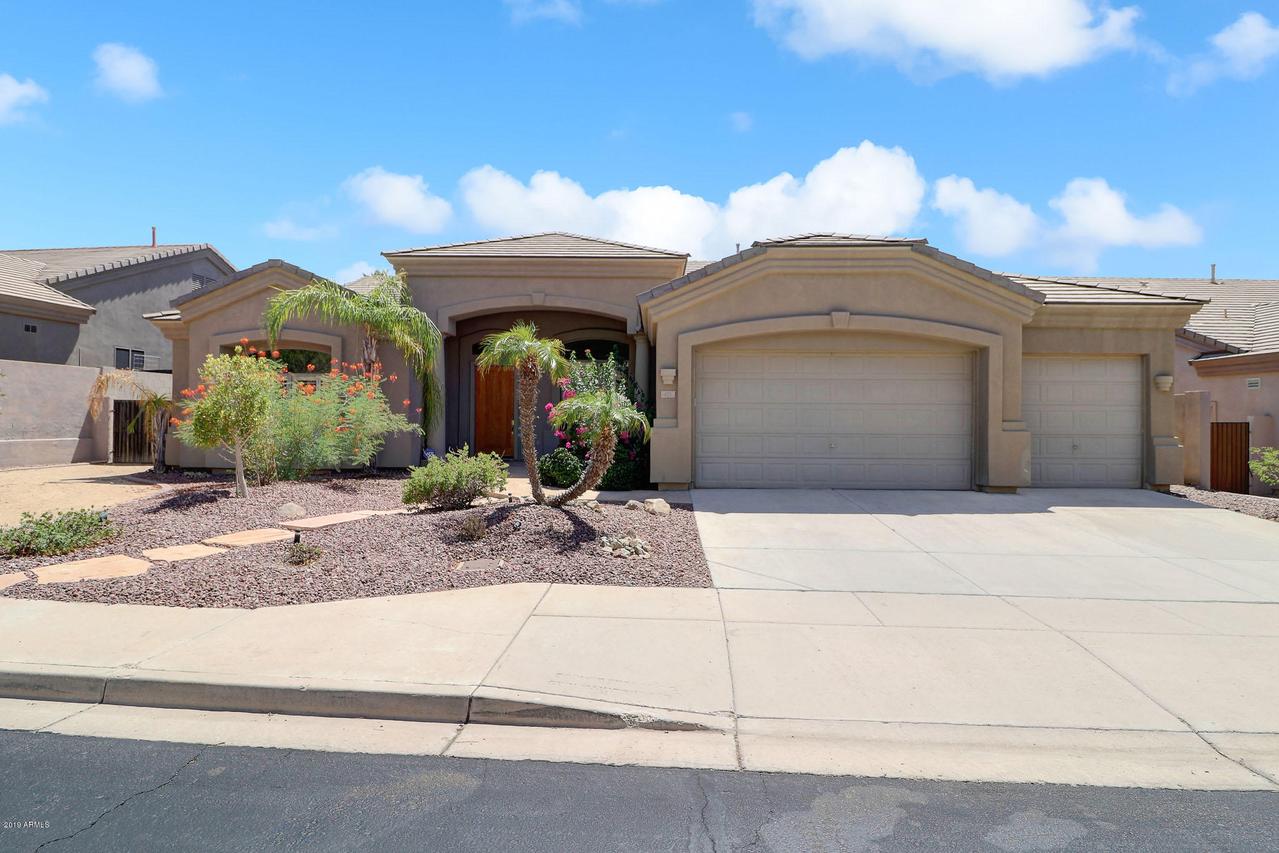 401 W Desert Flower Ln., Phoenix, AZ 85045