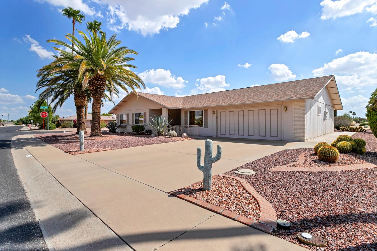 10701 W Willowbrook Dr., Sun City, AZ 85373