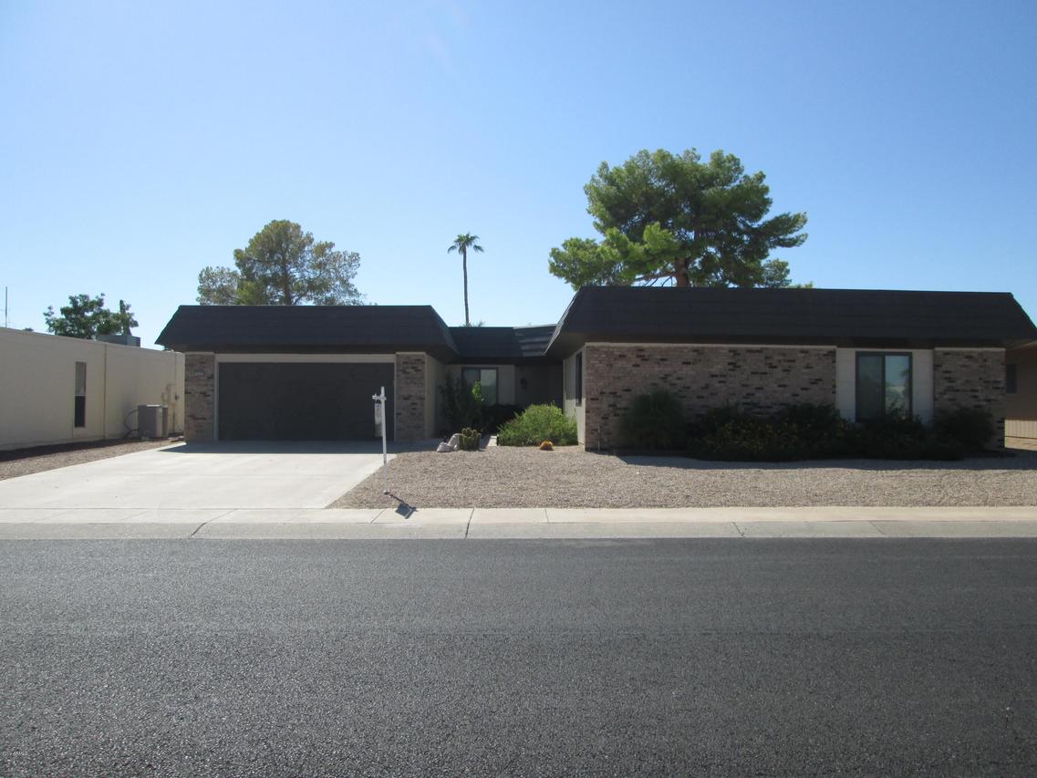 16402 N Meadow Park Dr., Sun City, AZ 85351