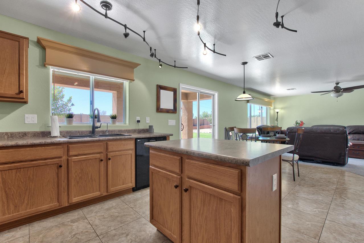 1353 E Mayfield Dr., San Tan Valley, AZ 85143