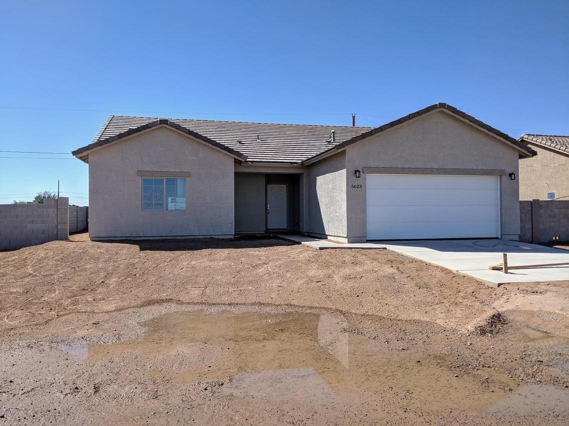 5623 E Santa Clara Dr., San Tan Valley, AZ 85140