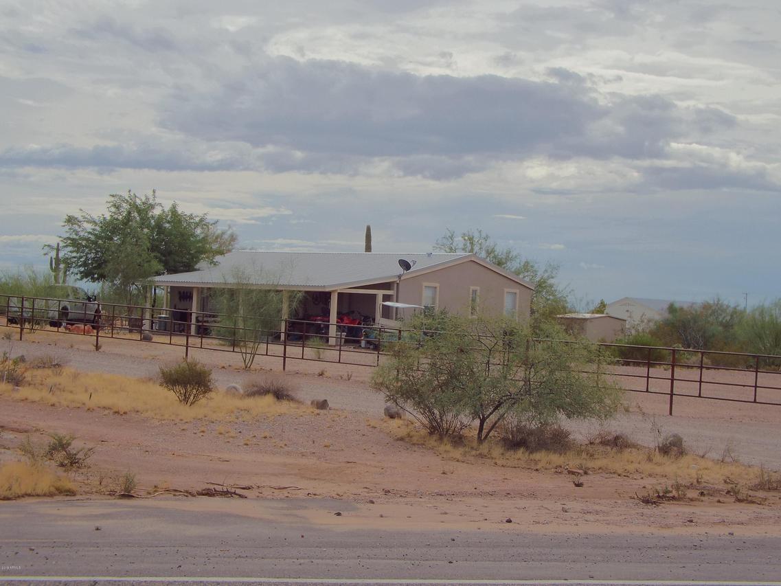 41113 N Castle Hot Springs Rd., Morristown, AZ 85342
