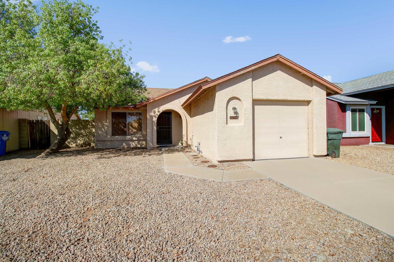 20226 N 32nd Ln., Phoenix, AZ 85027