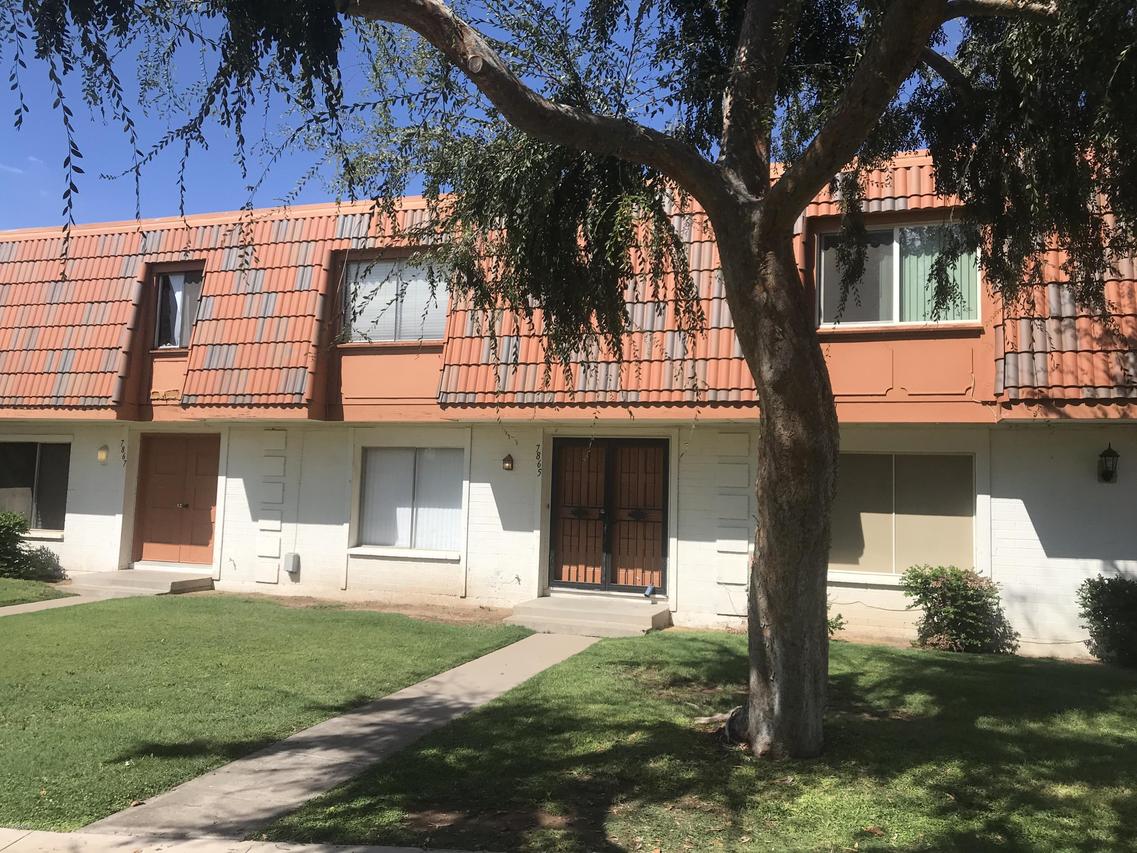 7865 N 49th Ave., Glendale, AZ 85301
