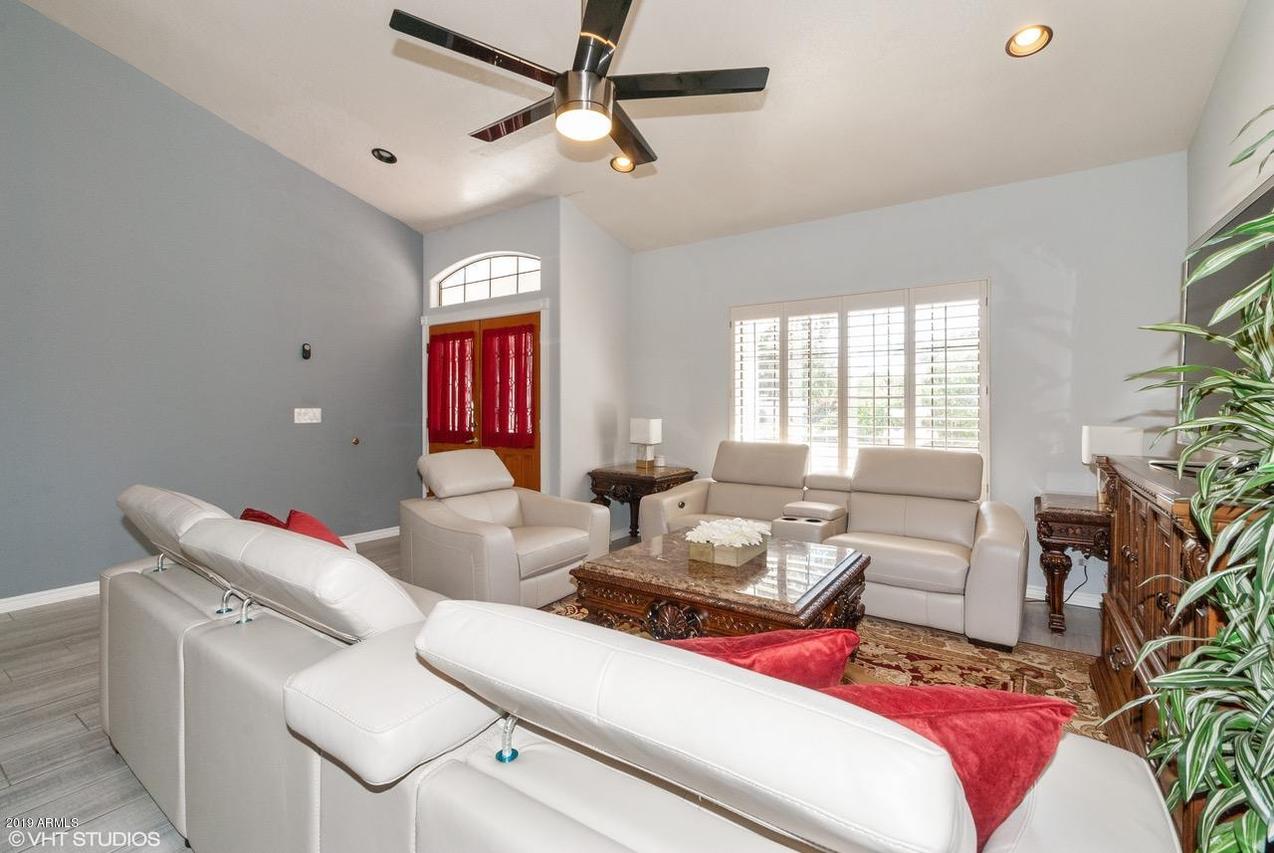 12424 N 56th Dr., Glendale, AZ 85304