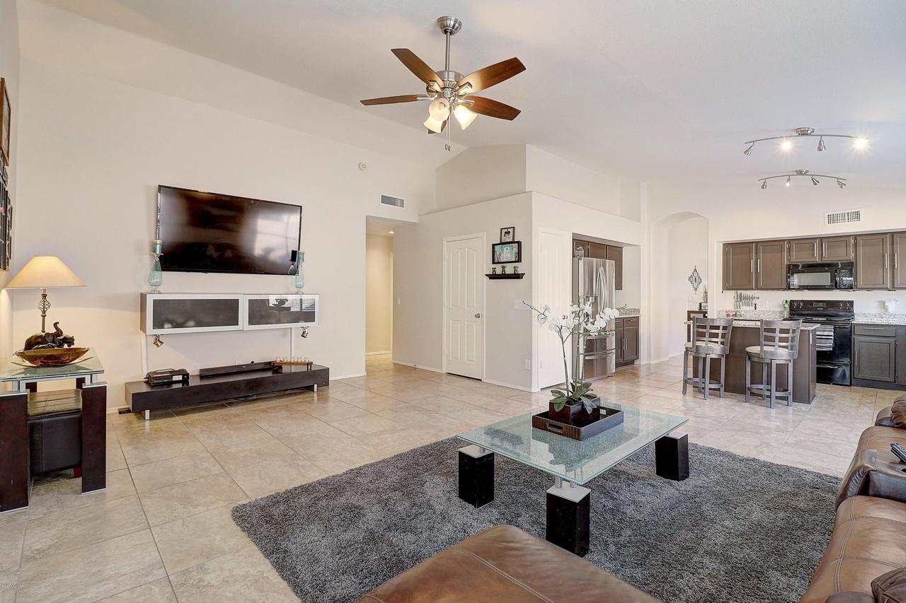 10319 N 57th Dr., Glendale, AZ 85302