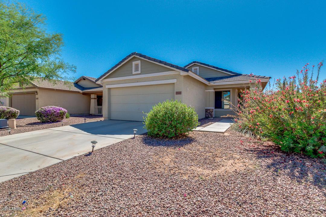 1949 W Prospector Way, Queen Creek, AZ 85144