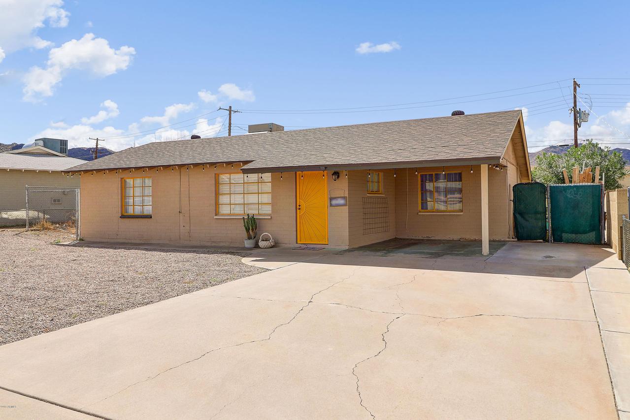 915 W Paseo Way, Phoenix, AZ 85041