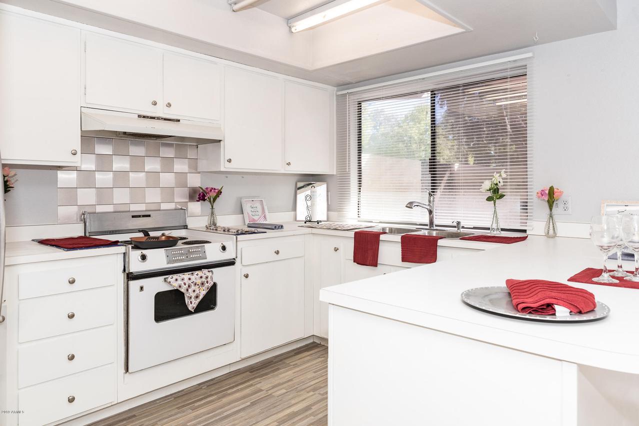 8856 N New World Dr., Glendale, AZ 85302