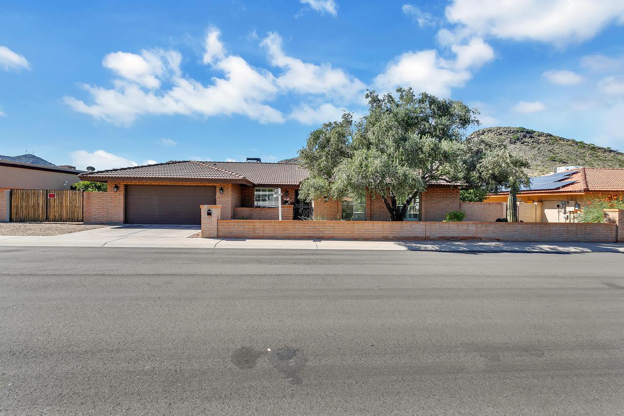 9 E Aster Dr., Phoenix, AZ 85022