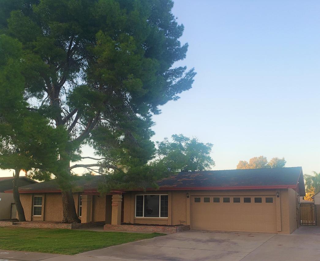 2808 E Laurel Ln., Phoenix, AZ 85028