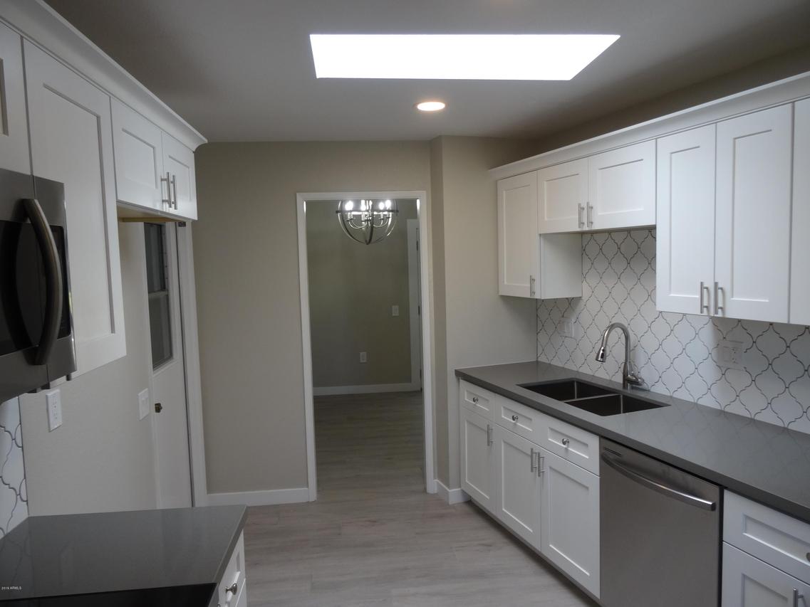 10301 W Highwood Ln., Sun City, AZ 85373