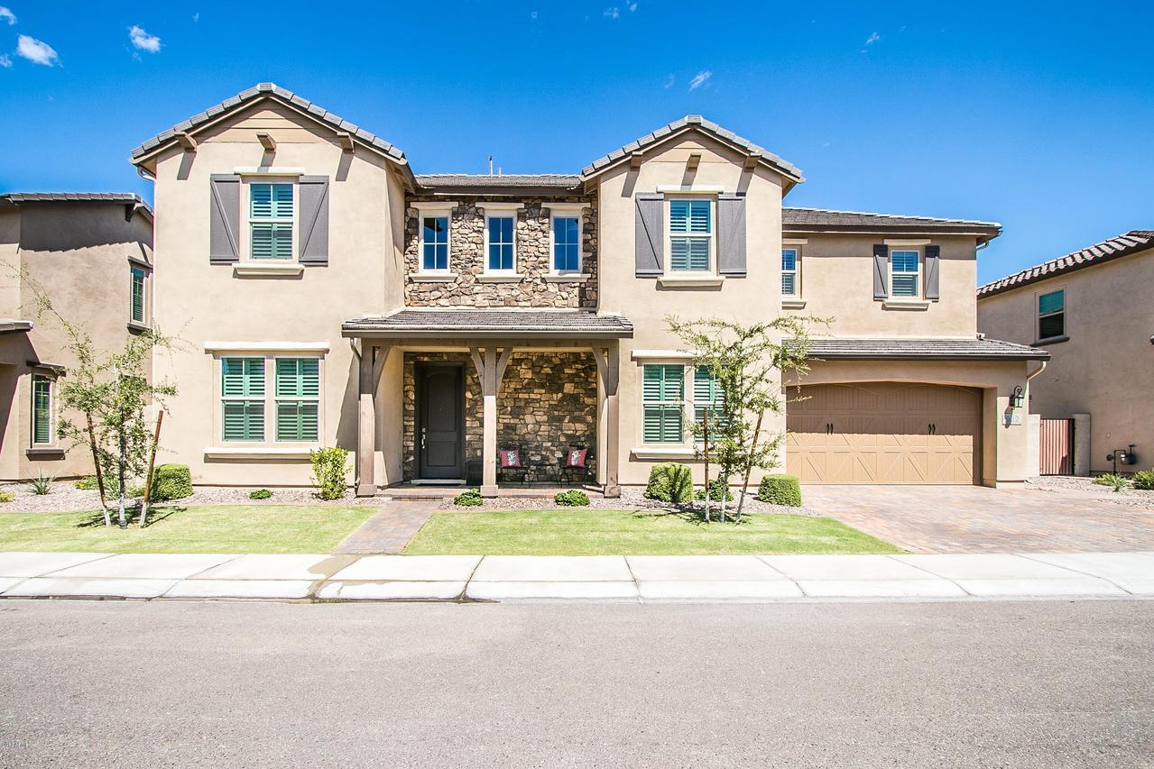 932 W Yosemite Dr., Chandler, AZ 85248