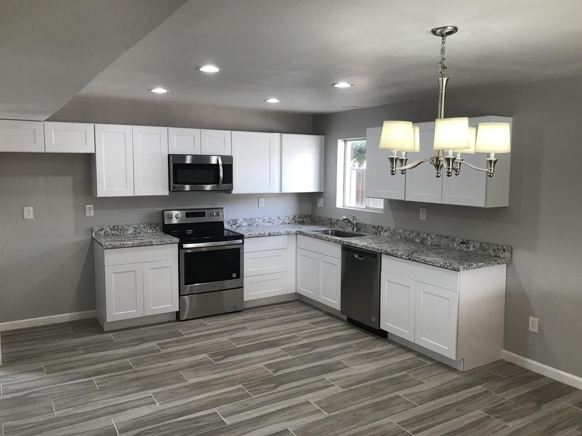 2918 W Sunnyside Dr., Phoenix, AZ 85029