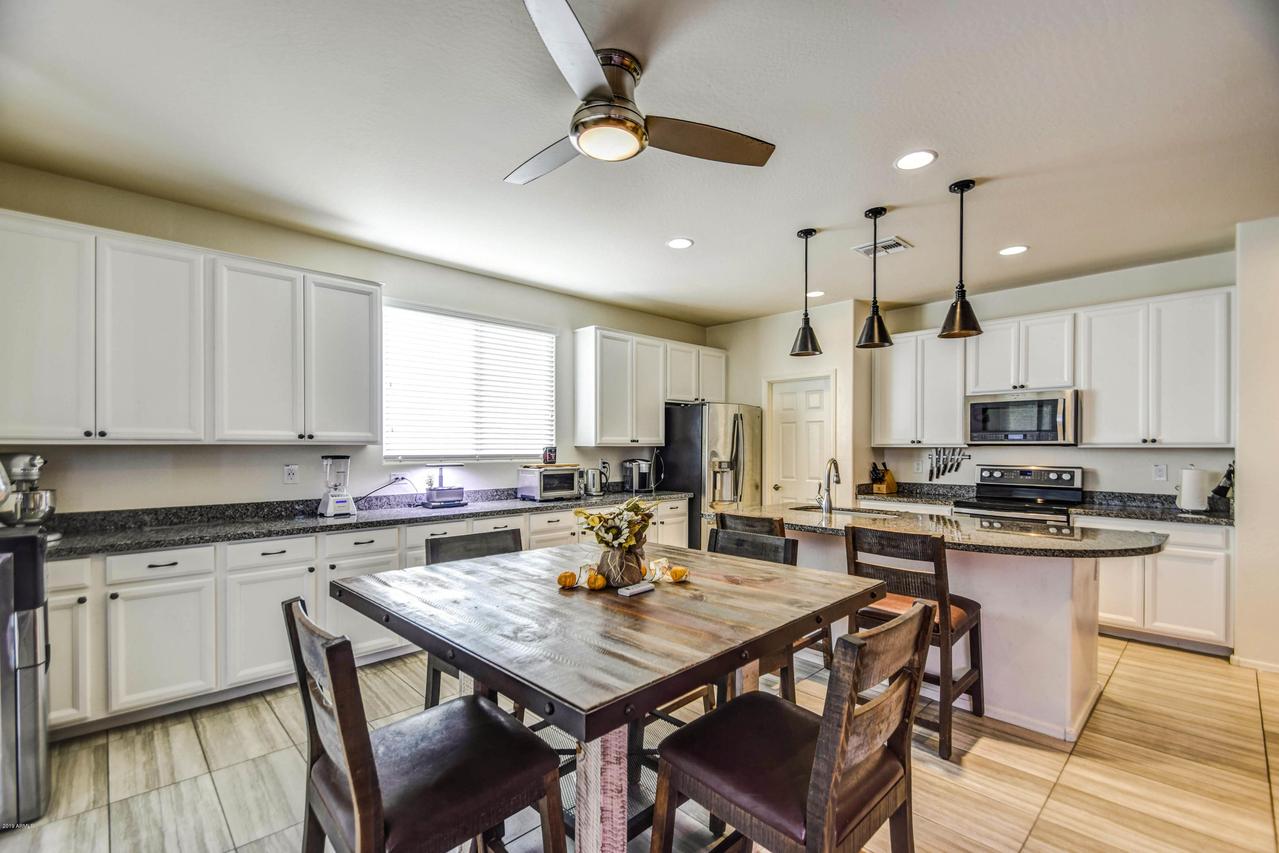 1788 E Cielo Azul Way, San Tan Valley, AZ 85140