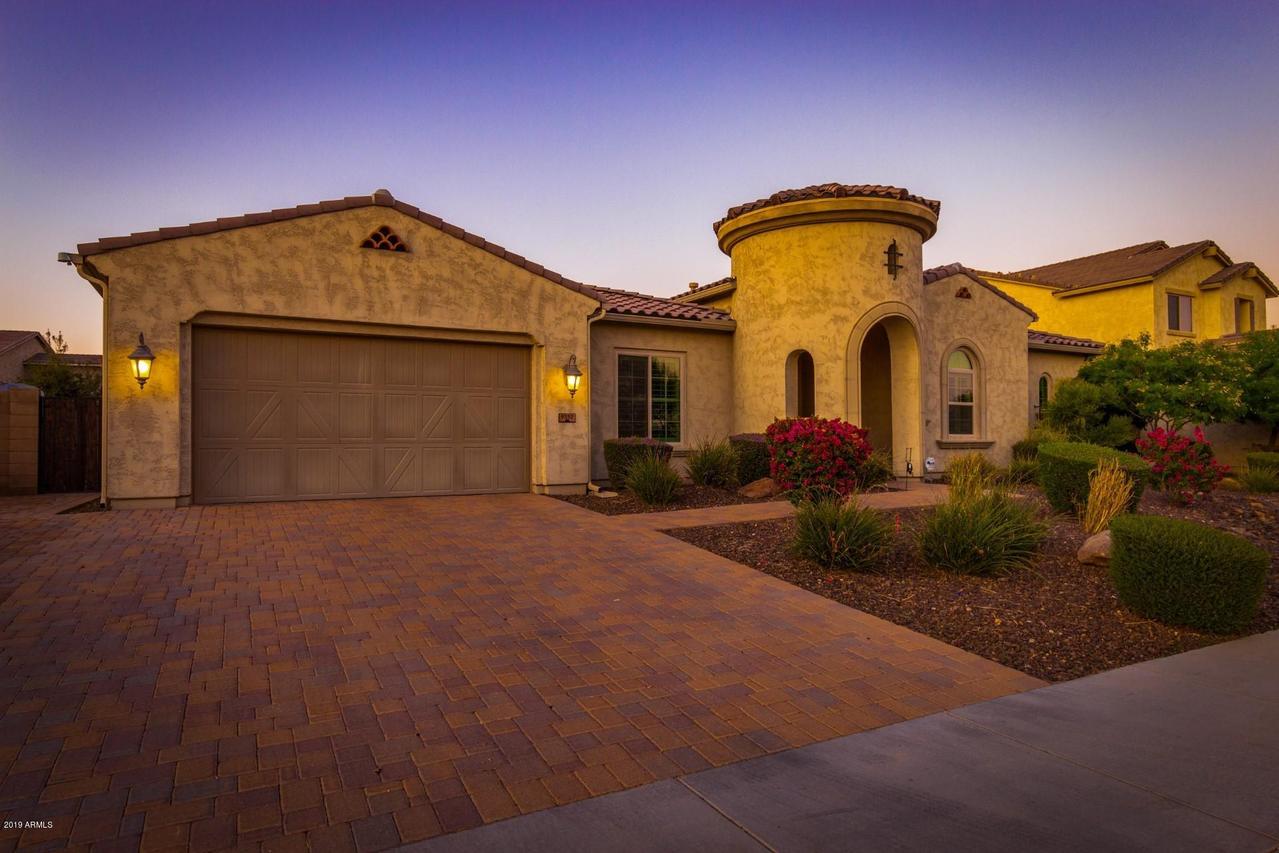 9332 W Via Del Sol Dr., Peoria, AZ 85383