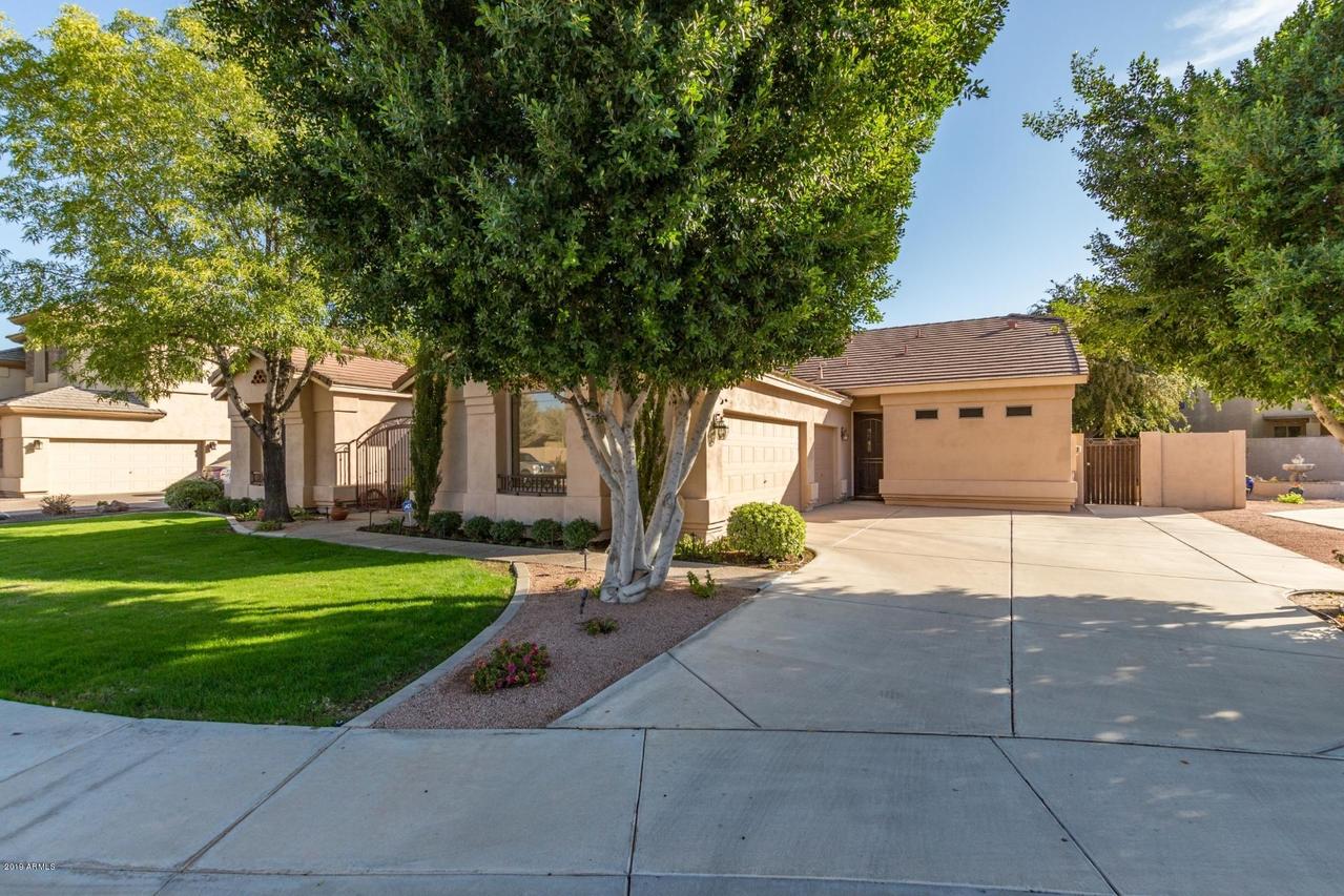 1721 S Carriage Ln., Chandler, AZ 85286