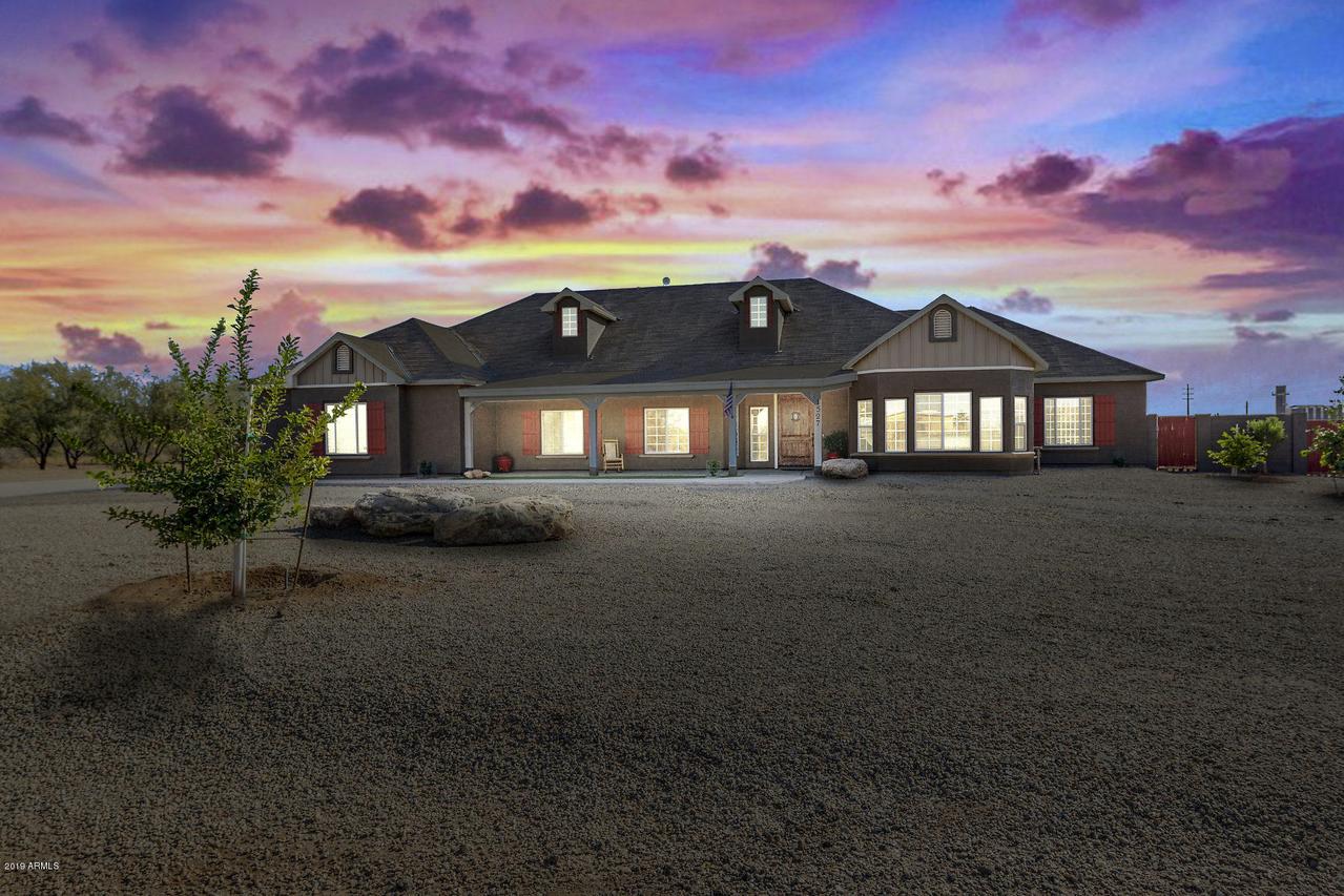 1527 W Cipriano Rd., San Tan Valley, AZ 85140