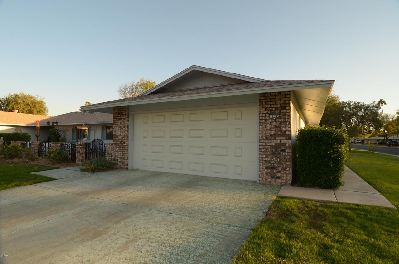 19005 N Sombrero Cir., Sun City, AZ 85373