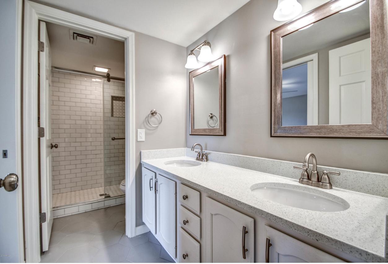 33606 N 12th St., Phoenix, AZ 85085