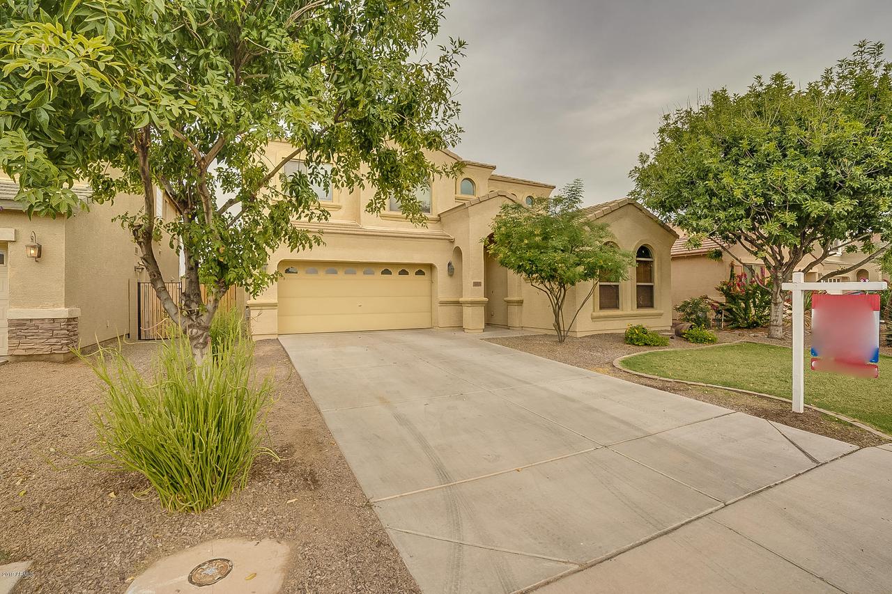 586 E Baker Dr., San Tan Valley, AZ 85140