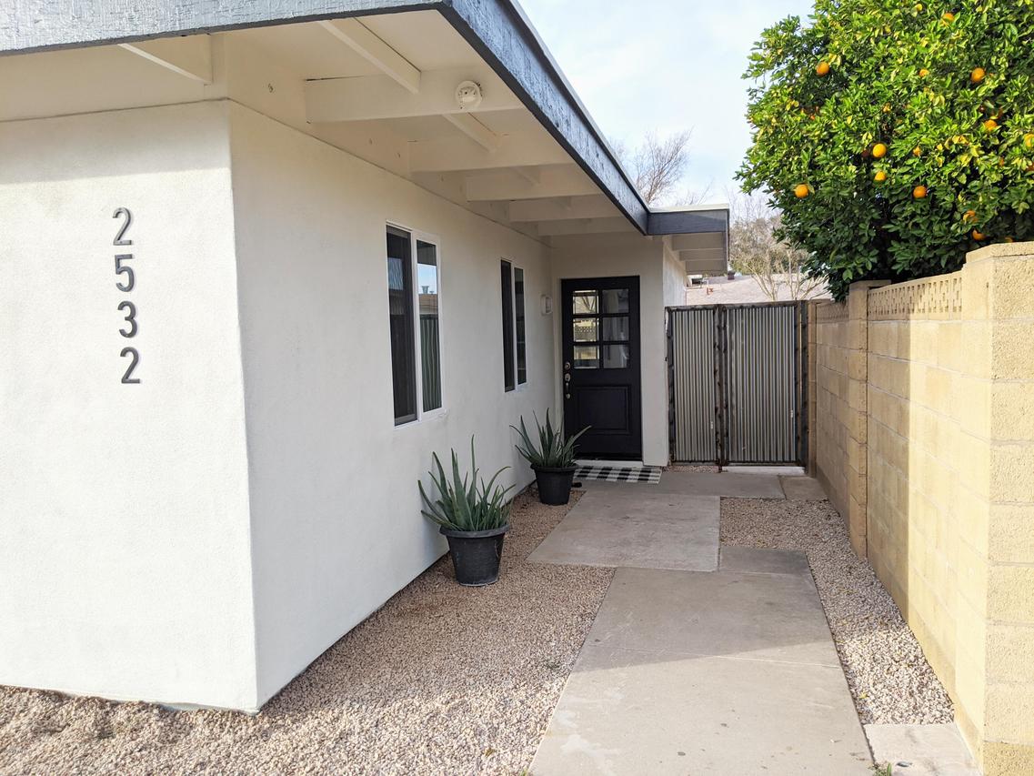 2532 E Manhatton Dr., Tempe, AZ 85282