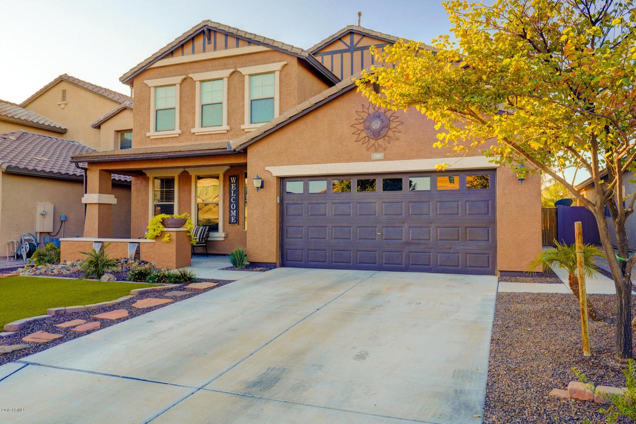 1207 W Desert Valley Dr., San Tan Valley, AZ 85143