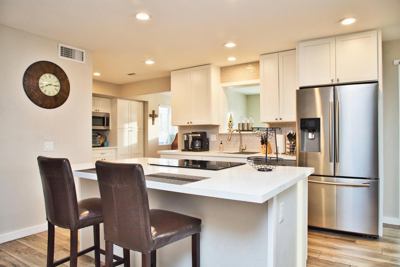 10121 E Navajo Pl., Sun Lakes, AZ 85248