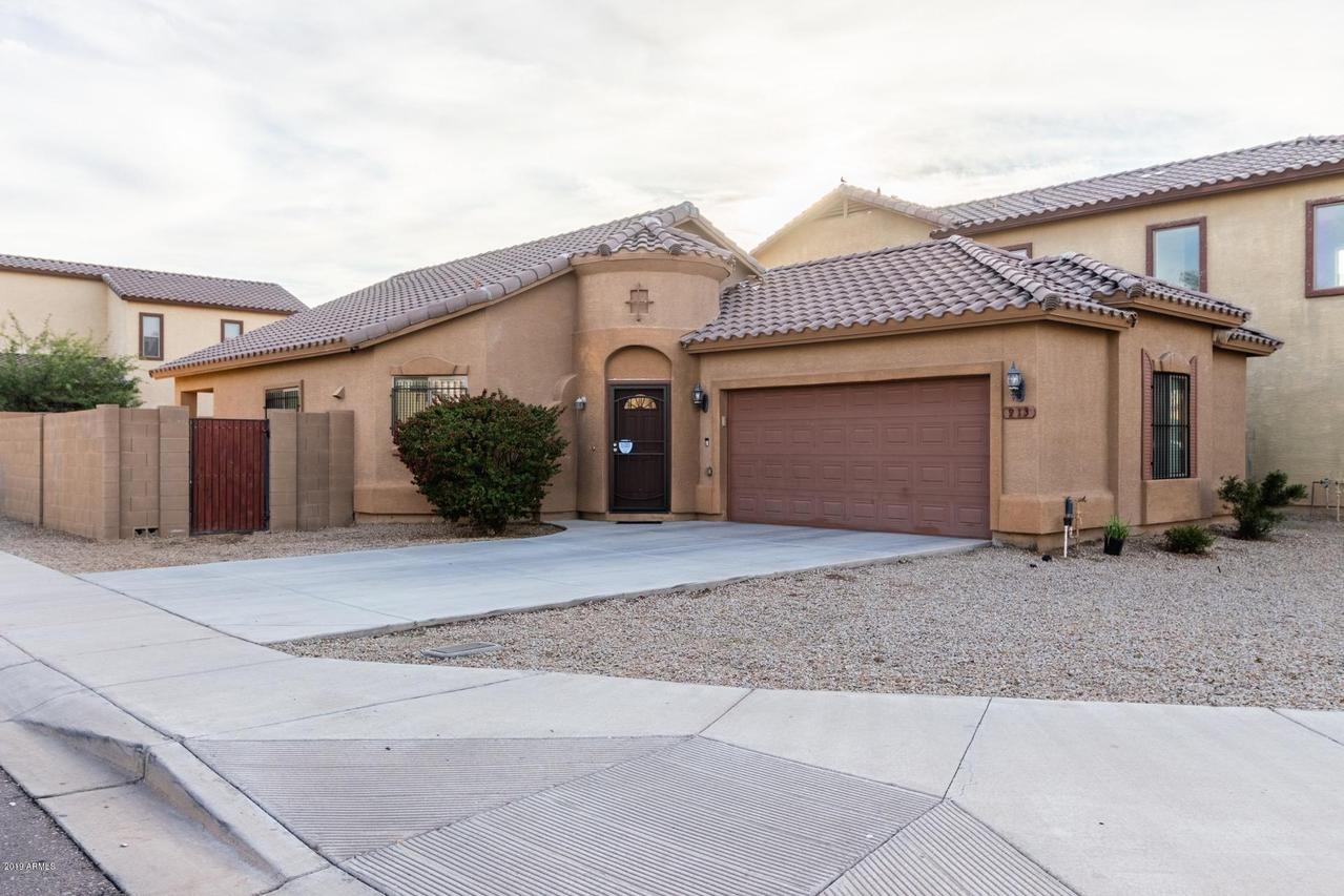 913 W Jessica Ln., Phoenix, AZ 85041
