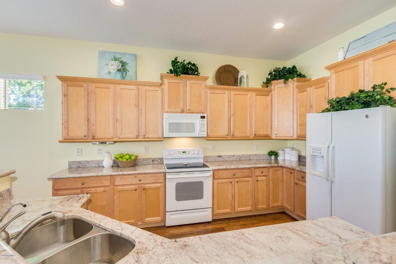 2420 W Crimson Ter., Phoenix, AZ 85085