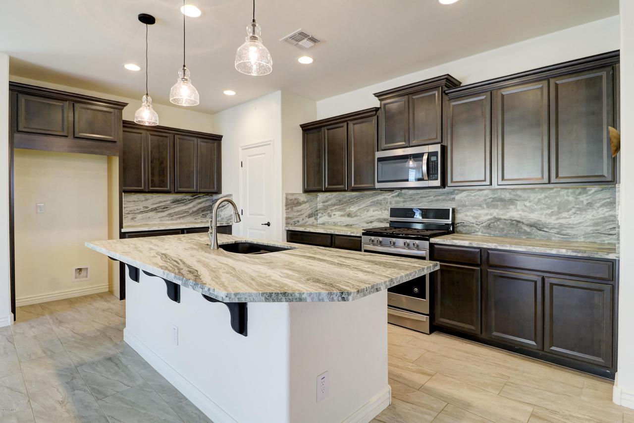 9416 W Willow Bend Ln., Phoenix, AZ 85037