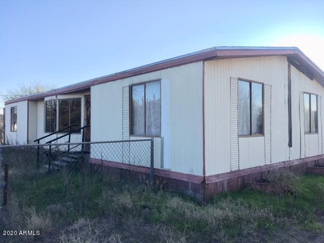 6914 N Valentine Rd., Winkelman, AZ 85192