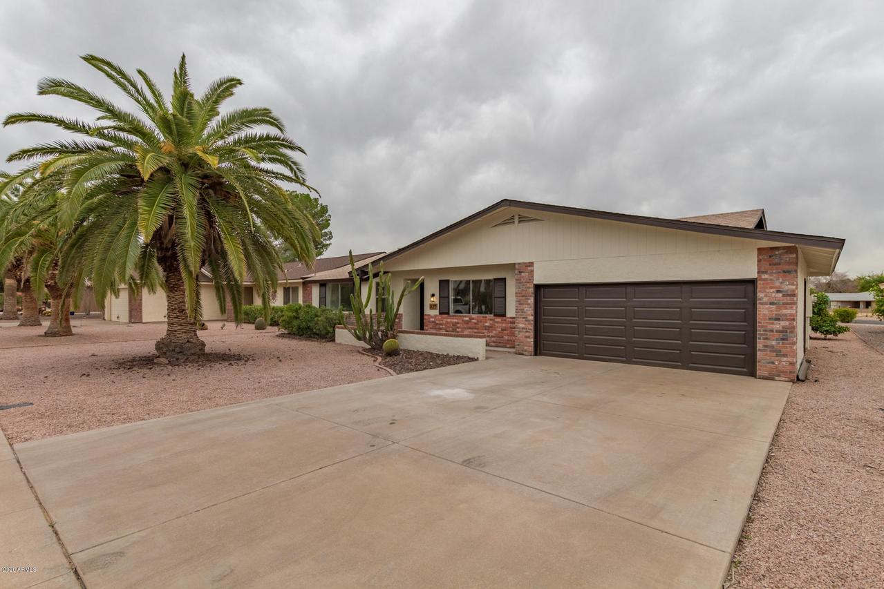 933 Leisure World, Mesa, AZ 85206