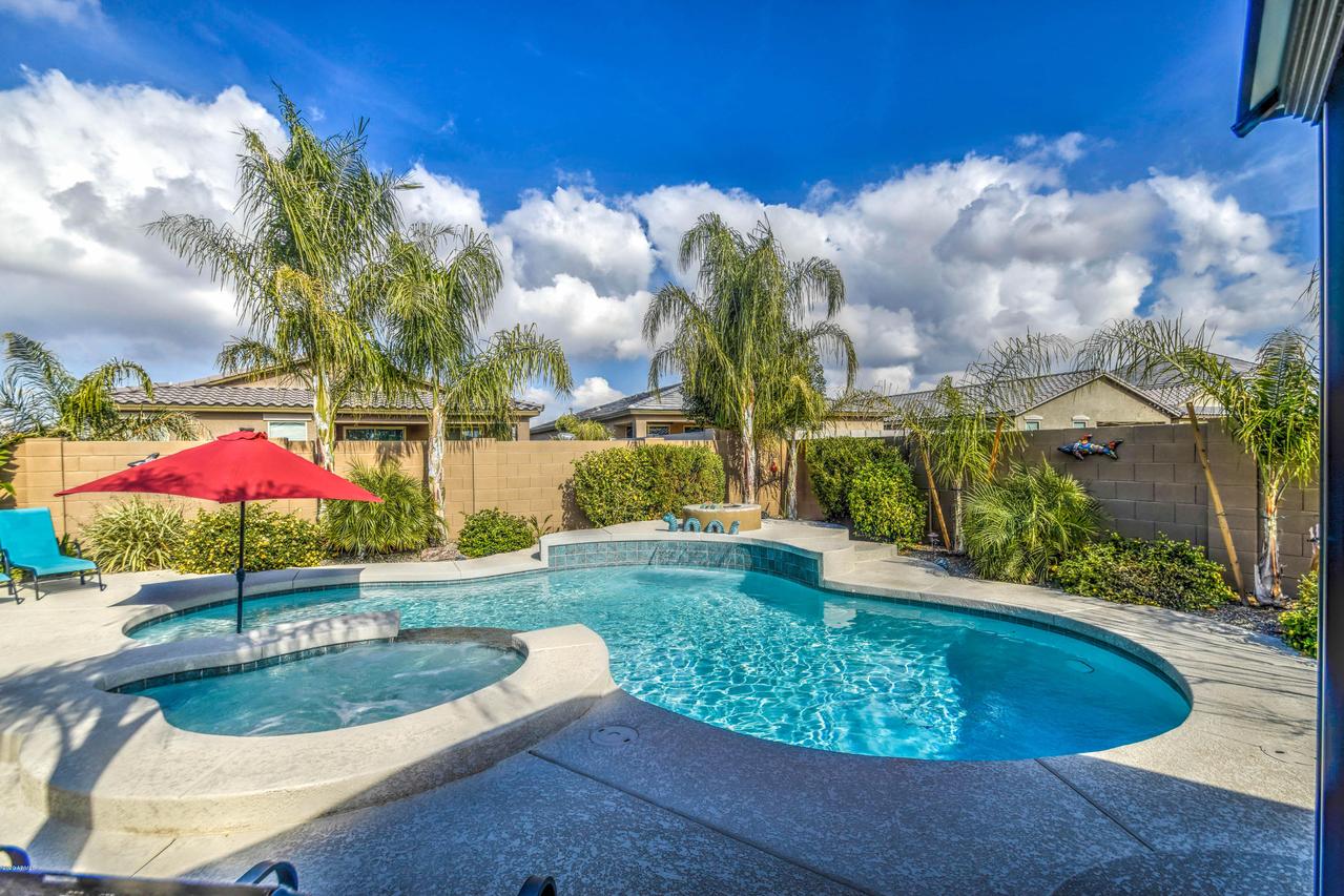 2070 W Rains Way, Queen Creek, AZ 85144