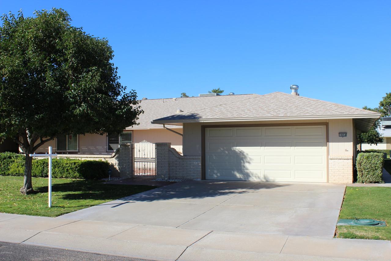 19054 N Signal Butte Cir., Sun City, AZ 85373