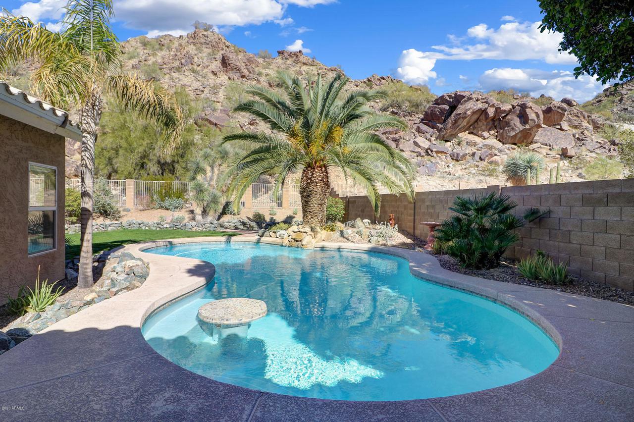 1438 E Dry Creek Rd., Phoenix, AZ 85048