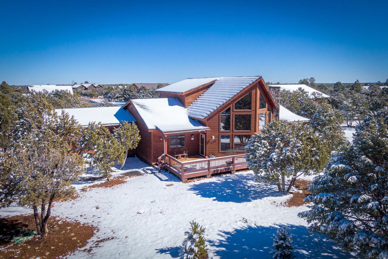 2352 Hellcat Cir., Overgaard, AZ 85933