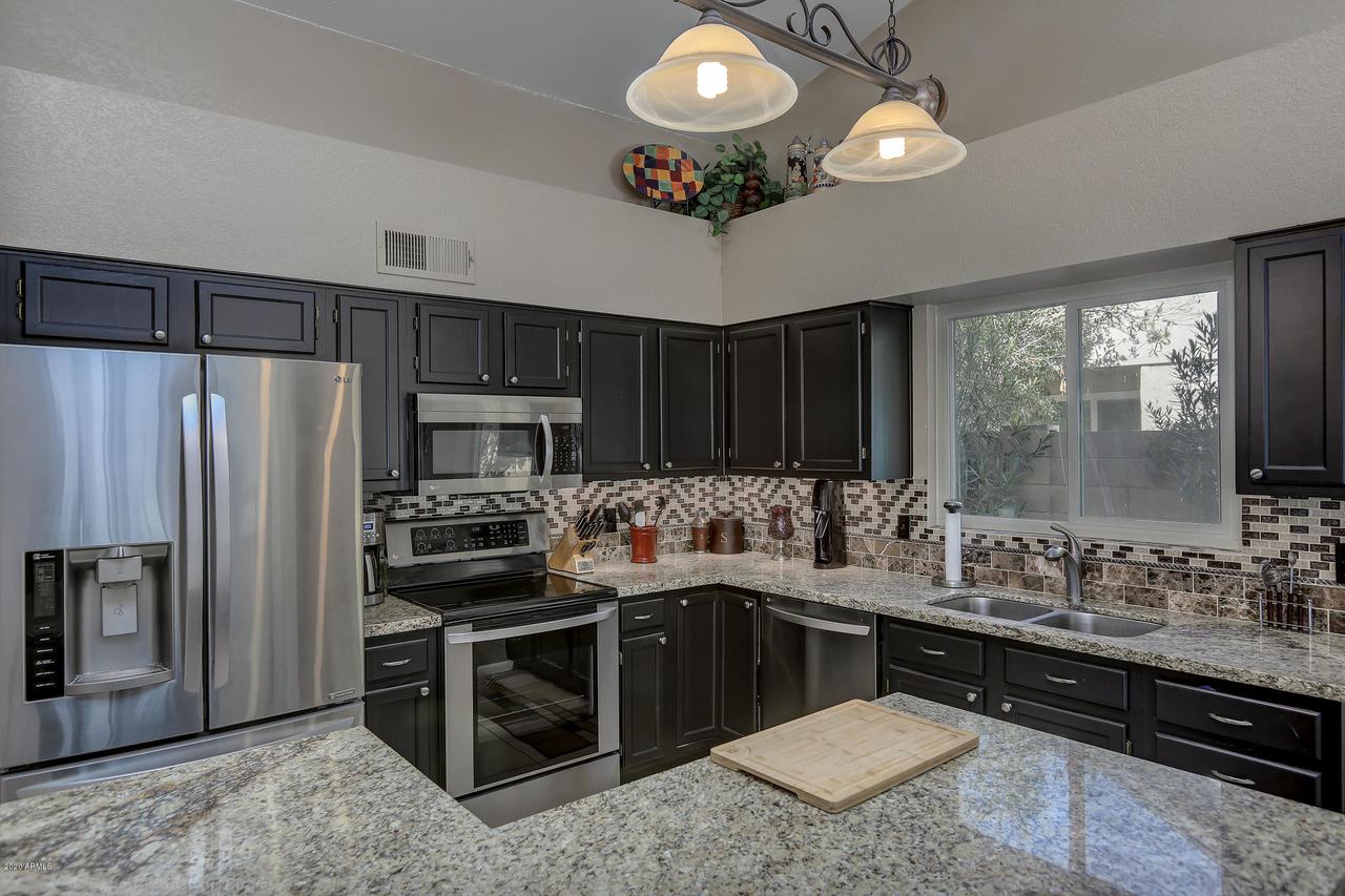 15457 N 38th Way, Phoenix, AZ 85032
