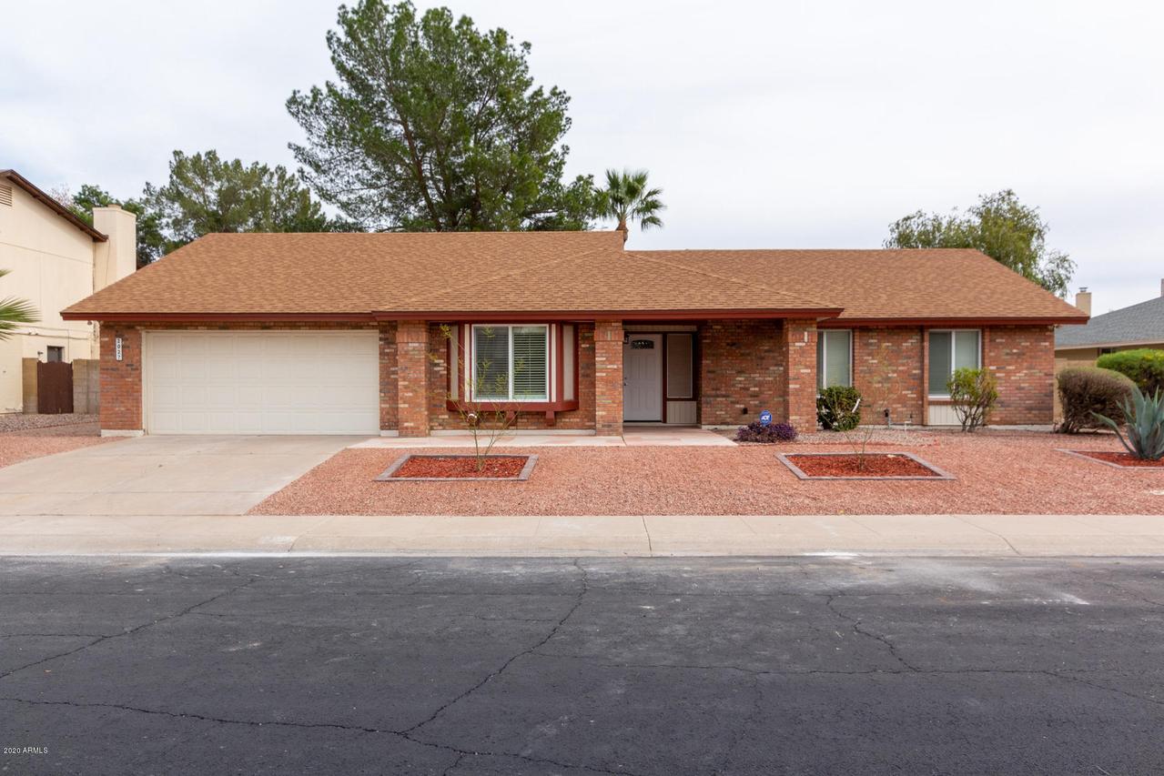 2027 S Henkel Cir., Mesa, AZ 85202