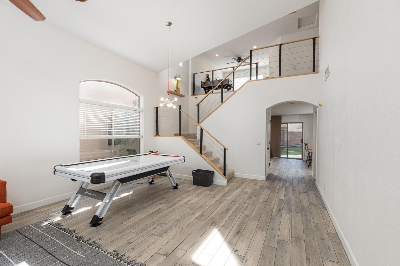 2339 W Running Deer Tr., Phoenix, AZ 85085