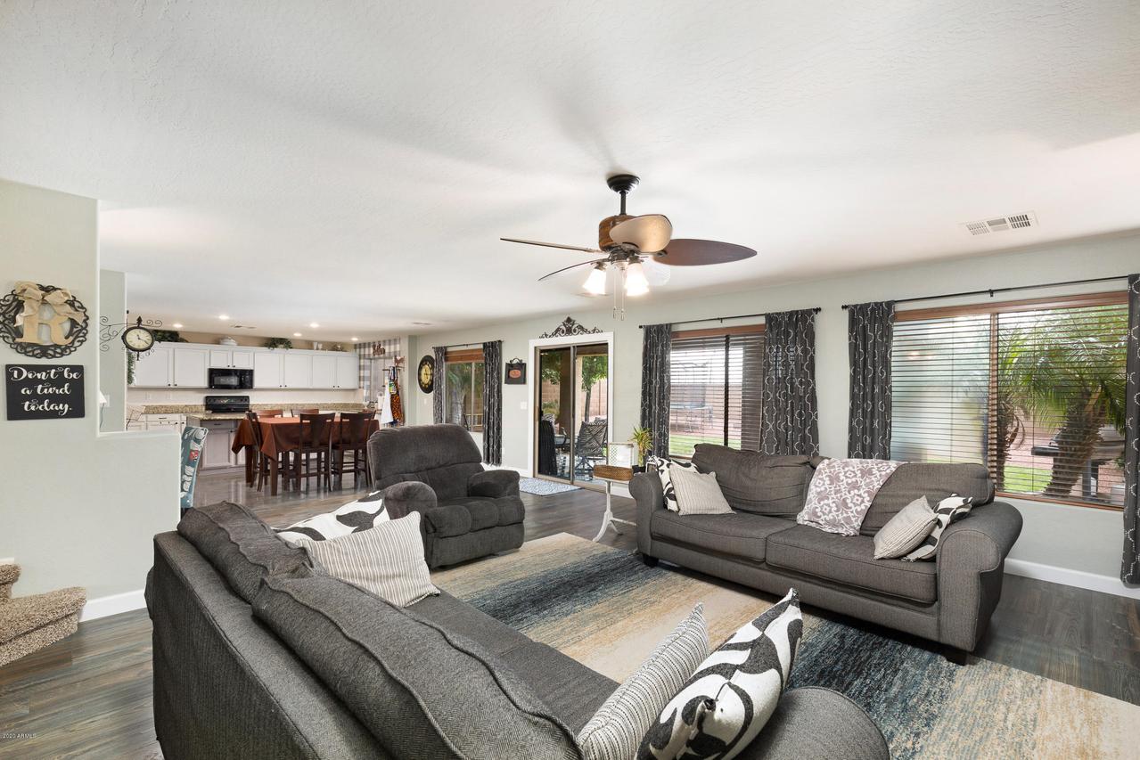 2413 W Florentine Rd., Phoenix, AZ 85086