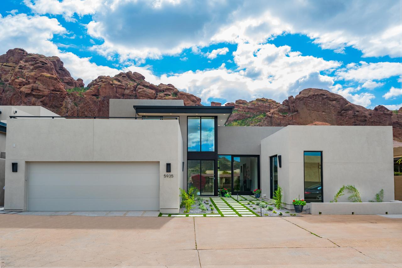 5935 N Echo Canyon Ln., Phoenix, AZ 85018