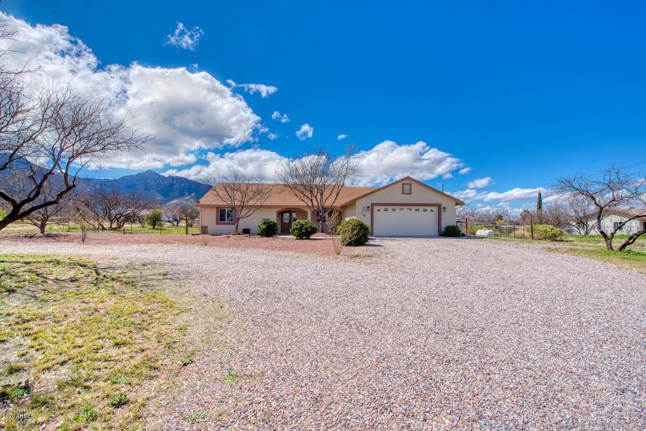 6970 S Jaxel Rd., Hereford, AZ 85615