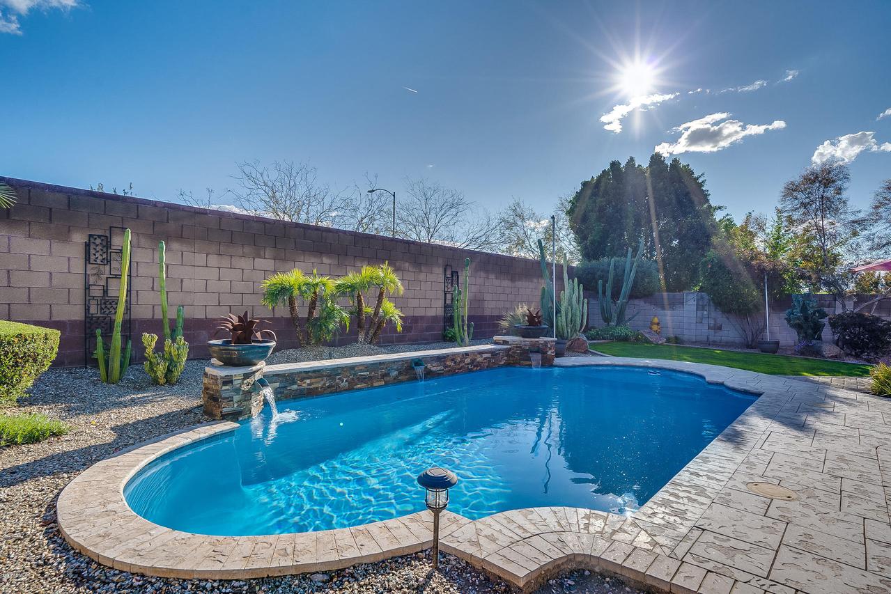 9535 W Harmony Ln., Peoria, AZ 85382