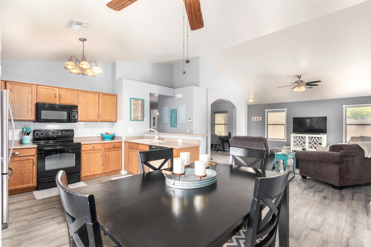 9227 W Cinnabar Ave., Peoria, AZ 85345