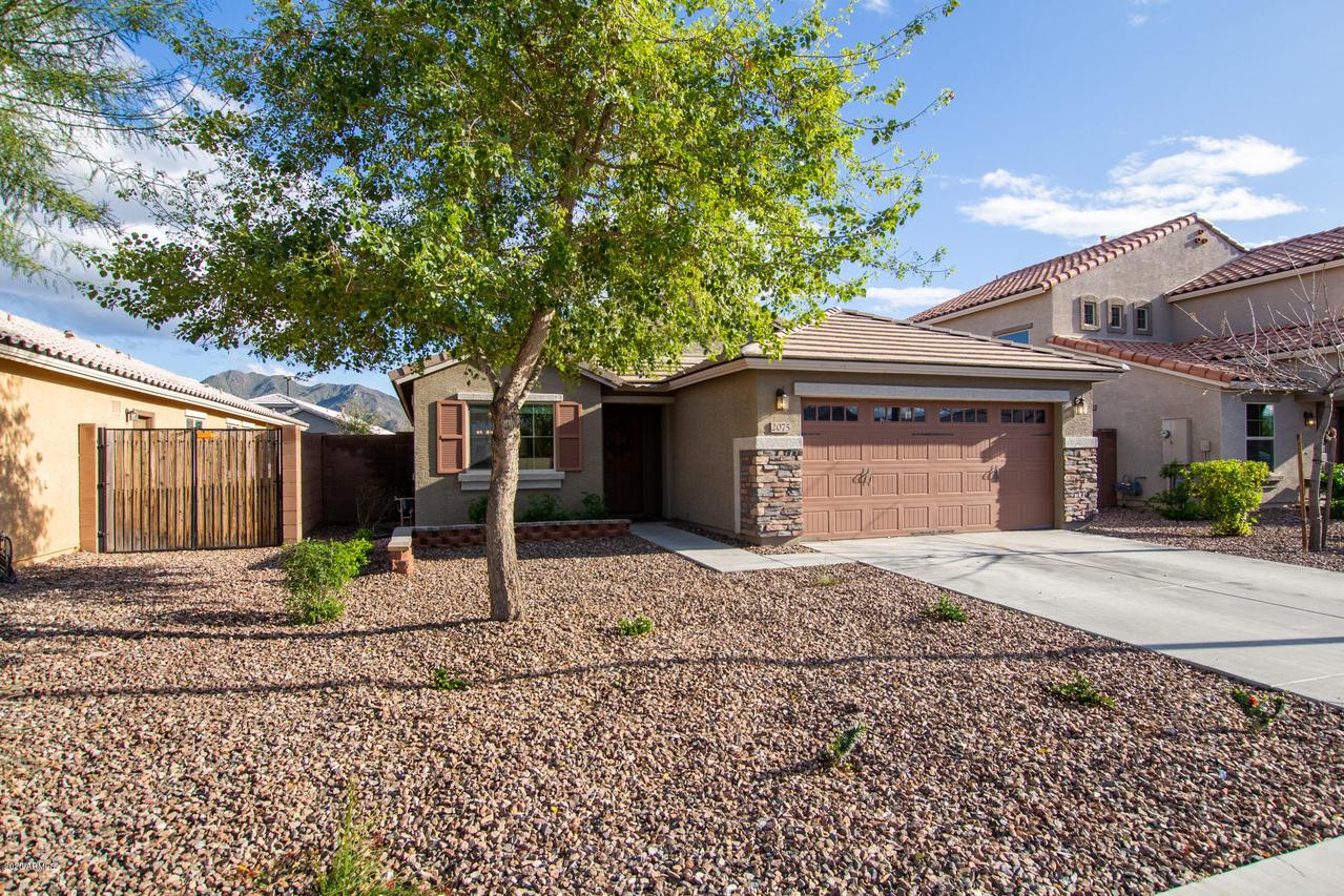 2075 E Saddlebrook Ct., Gilbert, AZ 85298
