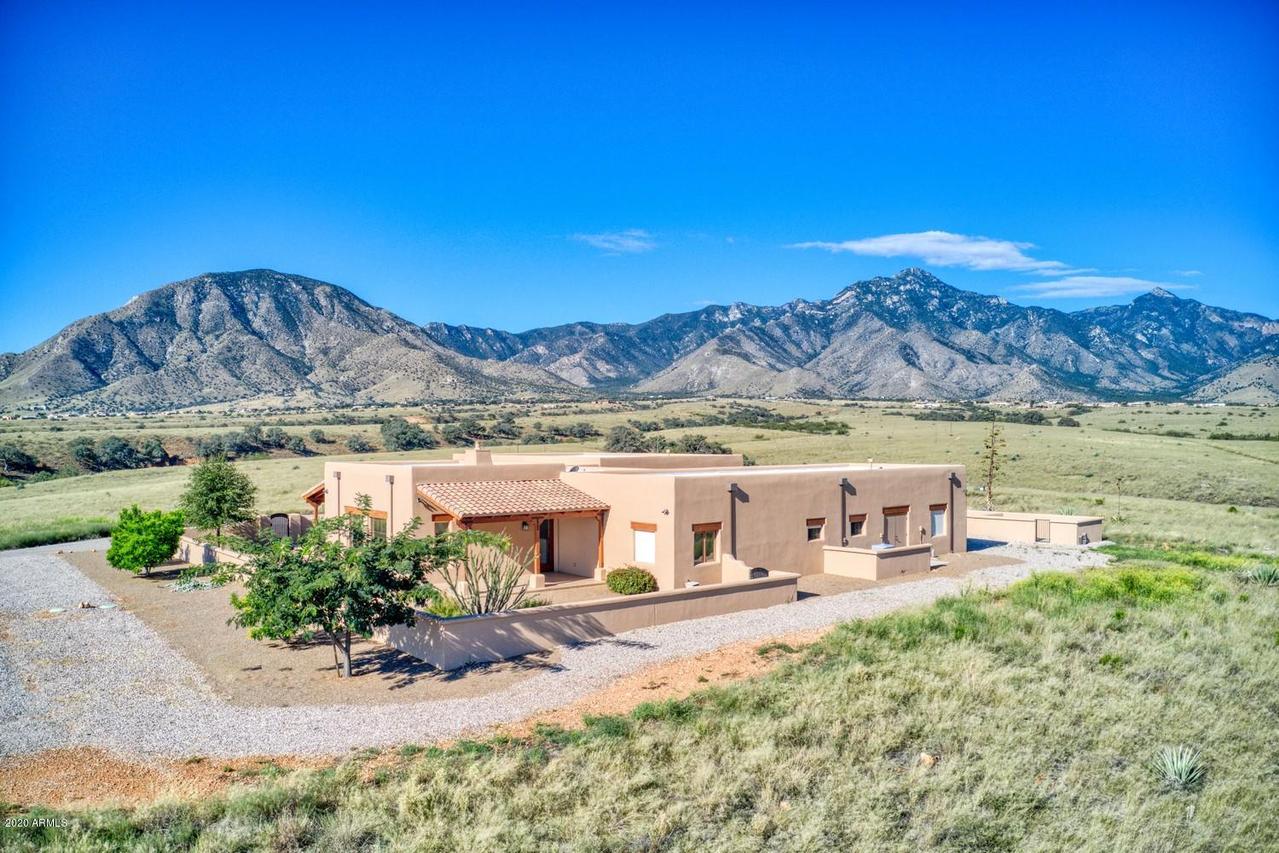 9520 S Oakridge Dr., Hereford, AZ 85615